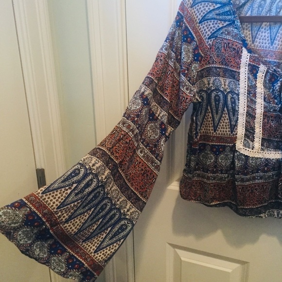 LA Hearts | NWT Multi Color PacSun Paisley Print Boho Bell Sleeve Top S - Picture 3 of 6